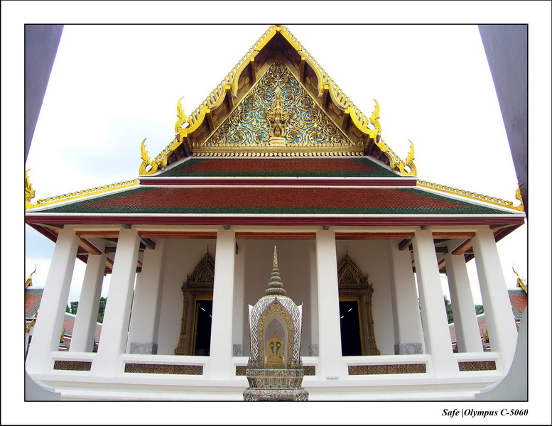 2005 - 07 - Bangkok - temples 11.JPG